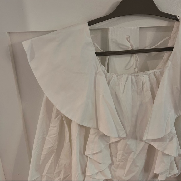 En Saison White exaggerated Ruffled  toe back puff sleeve Blouse - Picture 2 of 5